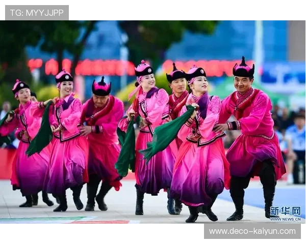 内蒙古昂素镇排球热潮，牧民驱车百里参与比赛